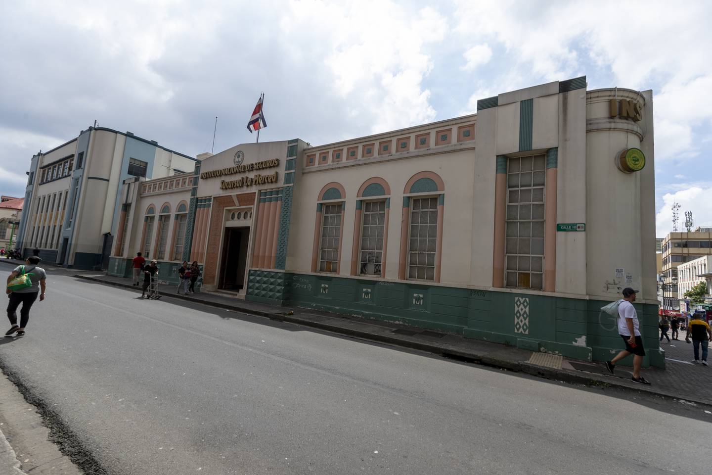 02/11/2023, San José, Avenida Segunda, fotografías del edificio antiguo de el INS, que en años anteriores el la Bolsa Nacional de Seguros de Costa Rica.