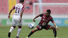 Allen Guevara, el futbolista de Alajuelense con más experiencia en clásicos