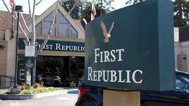 First Republic Bank perdió más de $100.000 millones en depósitos en el primer trimestre