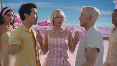 Ryan Gosling y Simu Liu, actores de ‘Barbie’, protagonizan incómodo momento en público