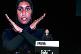 FIFA propone una X con las manos para denunciar comportamientos racistas