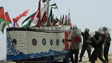 Barco enrumba a Gaza; Israel alerta ante  protestas