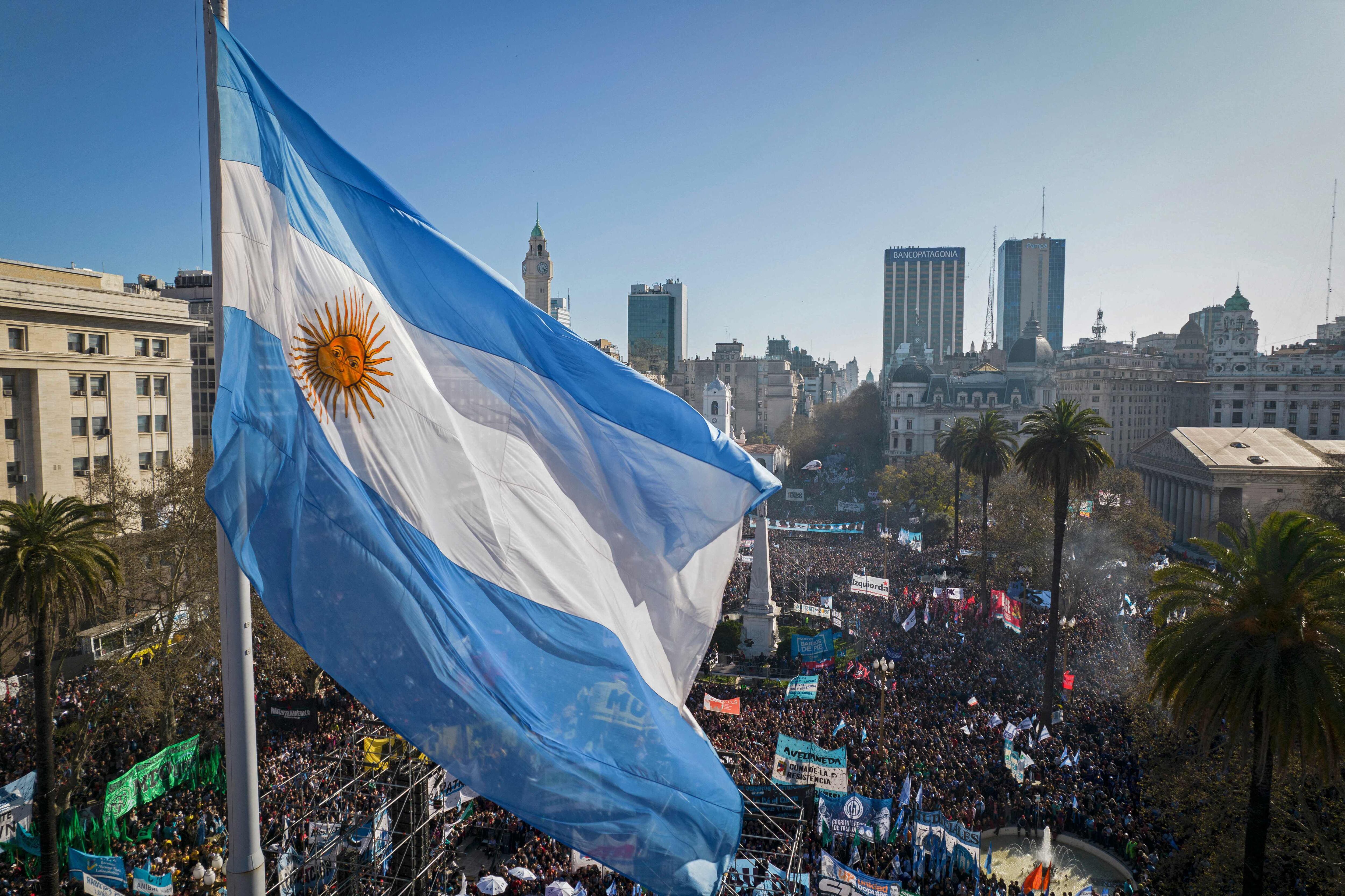 El congreso de Argentina maneja distintas propuestas para reducir la jornada laboral a un mínimo de 40 horas semanales. Fotografía de archivo: