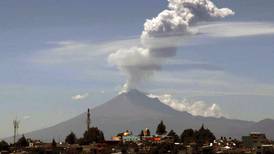Volcán Popocatépetl emite exhalaciones y deja ceniza en el centro de México