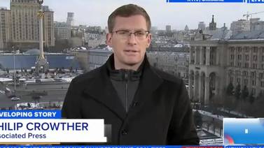 Periodista reporta en seis idiomas el conflicto Rusia - Ucrania