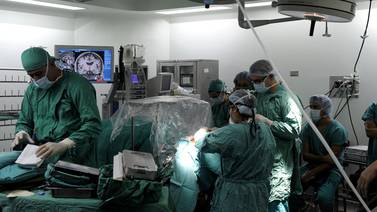 Colegio de Médicos aprueba costos mínimos de procedimientos médico-quirúrgicos