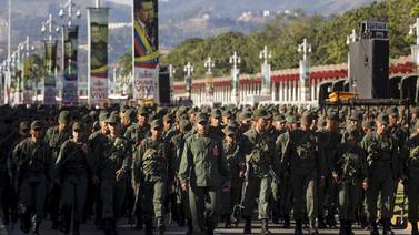 Caída del petróleo agrava crisis y pone en jaque a Nicolás Maduro