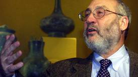 Nobel de Economía Joseph Stiglitz renuncia a comité asesor de sistema financiero de Panamá