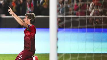 Portugal vence a Serbia y asume liderato de su grupo en Eurocopa
