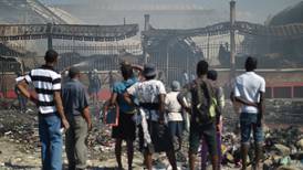Voraz incendio destruye el mercado histórico de hierro en Haití