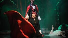 ‘Drácula’ en Teatro Espressivo: un monstruo de sangre y hueso
