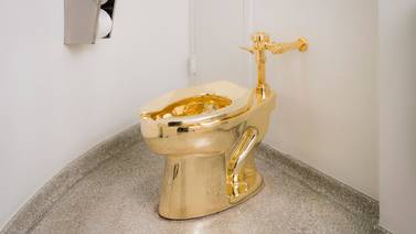 Museo de Nueva York invita a visitantes a usar inodoro de oro
