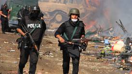  Policía de Egipto  saca a islamistas atrincherados en una mezquita