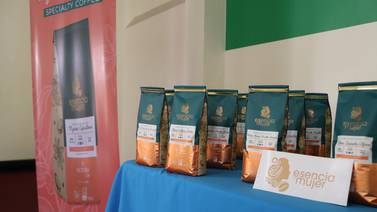 34 productoras de Poás y Grecia lanzan su propia marca de café en alianza con Coopevictoria