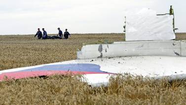 Avión malasio que se estrelló en Ucrania fue derribado por misil de fabricación rusa