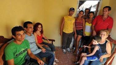 Familias en Cuba esperan aún   liberación de opositores