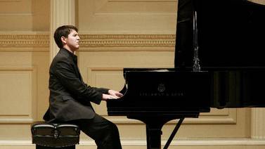 Pianista costarricense Josué González tocó en importante sala de Rusia