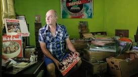 Discos Nápoli cerró 42 años de memorias, pero su dueño quiere más