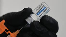 Salud defiende decisión de dar esquema completo de AstraZeneca a vacunados con Johnson & Johnson