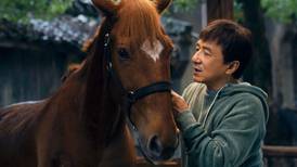Jackie Chan, a sus 69 años, regresa al cine para hacer lo que mejor sabe: volar patadas y golpes