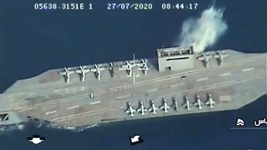 Irán practica juegos de guerra con una maqueta de portaaviones de EE. UU.
