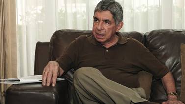 Exentrenadora personal de Óscar Arias relata acoso sexual durante sesiones de trabajo físico