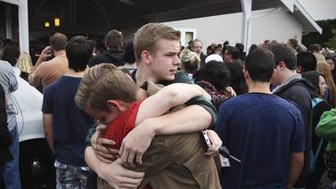Dos estudiantes víctimas del tiroteo en Estados Unidos están entre la vida y la muerte