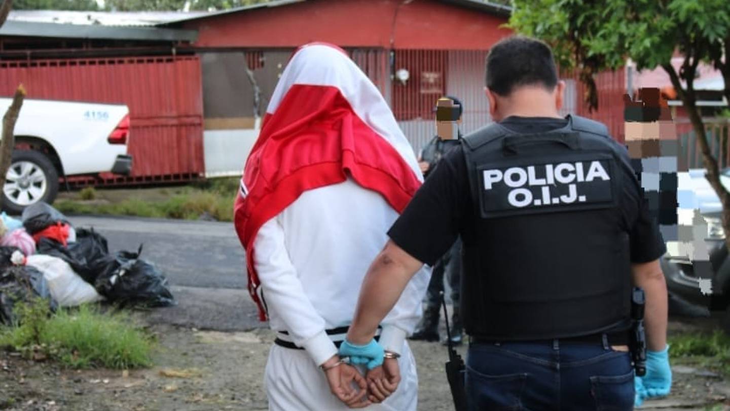 Un adolescente de 17 años fue detenido por agentes del OIJ de La Unión en Linda Vista de Río Azul por ser sospechoso de sembrar terror entre los comerciantes de la zona. Foto: OIJ