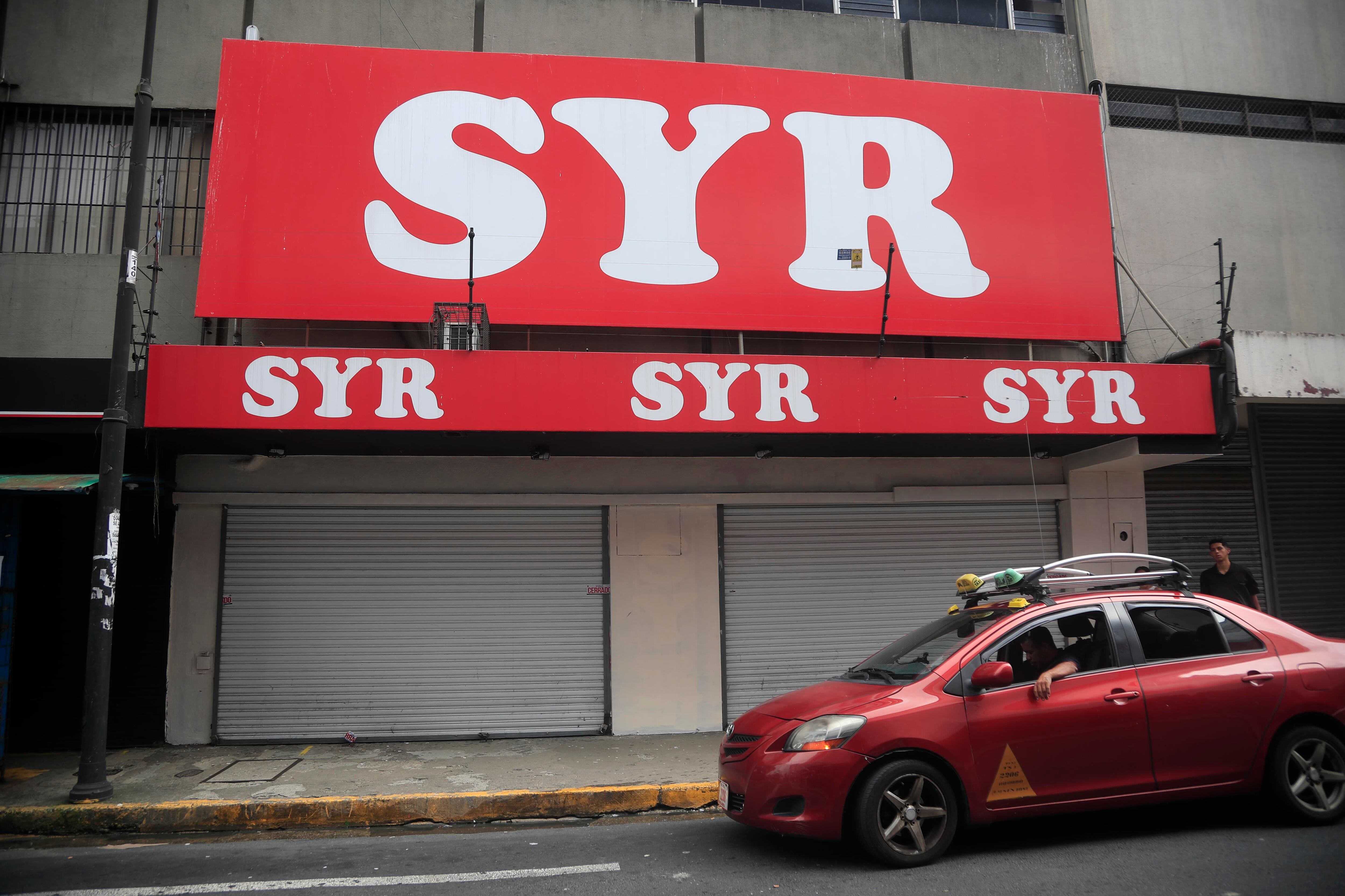 OIJ allana casa del dueño de tiendas SyR por privación de libertad y agresiones múltiples a oriental