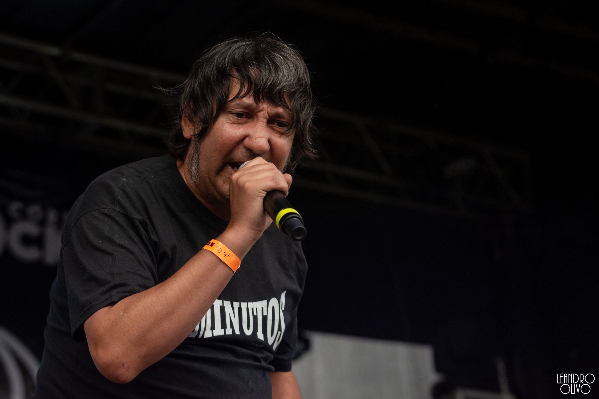 El cantante argentino Walter Velázquez, El Mosca, de la banda 2 Minutos no pudo ingresar a Costa Rica debido al comportamiento que habría mostrado en el avión. 