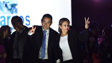 Jimmy Morales acreditado como presidente de Guatemala