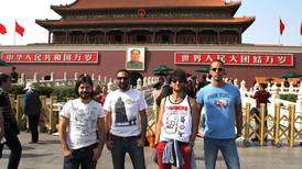 #QuedateEnCasa: ‘Gandhi en China’ y ‘Los Vargas Brothers’, dos filmes sobre bandas ticas para ver gratis