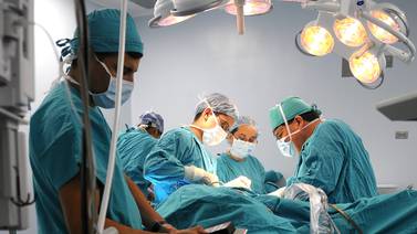 Hospital México suspende cerca de 40 cirugías diarias por falla en quirófanos
