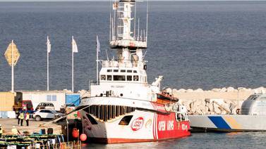 Barco humanitario descarga ayuda en Gaza en medio de esperanzas por posible tregua