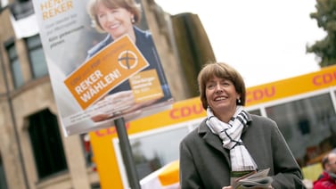 La candidata alemana a la alcaldía de Colonia apuñalada el sábado gana la elección