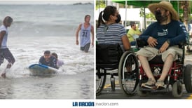 Arturo, quien de niño fue atropellado y quedó con paraplejia, volvió a entrar al mar