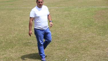 Hugo Robles, técnico de Carmelita: 'No todos los entrenadores tienen que ser exfutbolistas'