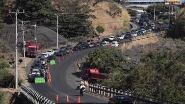 Cuatro frentes de trabajos viales secuestran por horas a conductores que transitan entre Tibás y Heredia
