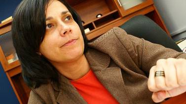 Aresep designa a exviceministra Hannia Vega como nueva directiva de Sutel