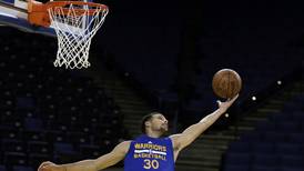Stephen Curry y sus favoritos Warriors miden la grandeza de LeBron James