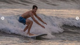 Shawn Mendes surfea en playas de Costa Rica... y lo comparte con el mundo