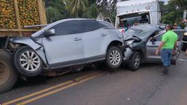 Colisión entre cuatro vehículos deja tres heridos en Pocosol de San Carlos