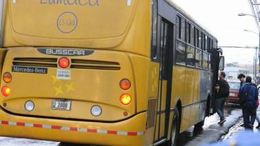 Ministro  pide   informe sobre   los  buses de Lumaca