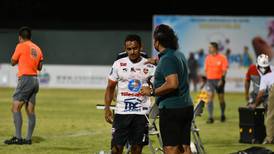 Seis puntadas en la frente recibió capitán del Puntarenas FC tras patada 