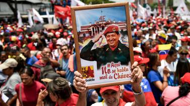 Chavismo cumple 25 años en Venezuela entre promesas e incertidumbre