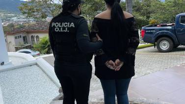 Hermanas y un joven sospechosos de robar cuatro carros en parqueo del aeropuerto Juan Santamaría