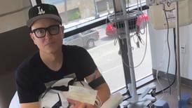 Mark Hoppus, vocalista de Blink-182, revela que padece de cáncer y afirma estar ‘asustado’