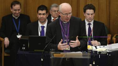  Iglesia de Inglaterra abre paso a la ordenación de obispas