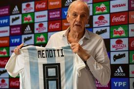 César Luis Menotti, el maestro del fútbol con título de grado como campeón mundial con Argentina 