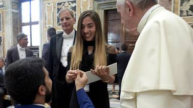 Joven venezolano pidió matrimonio a su novia enfrente del papa Francisco